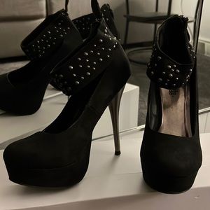Vintage Black Faux Suede Heels